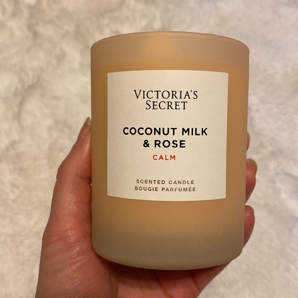 Victoria’s Secret coconut milk & rose calm candle 9oz new candle - Picture 8 of 8